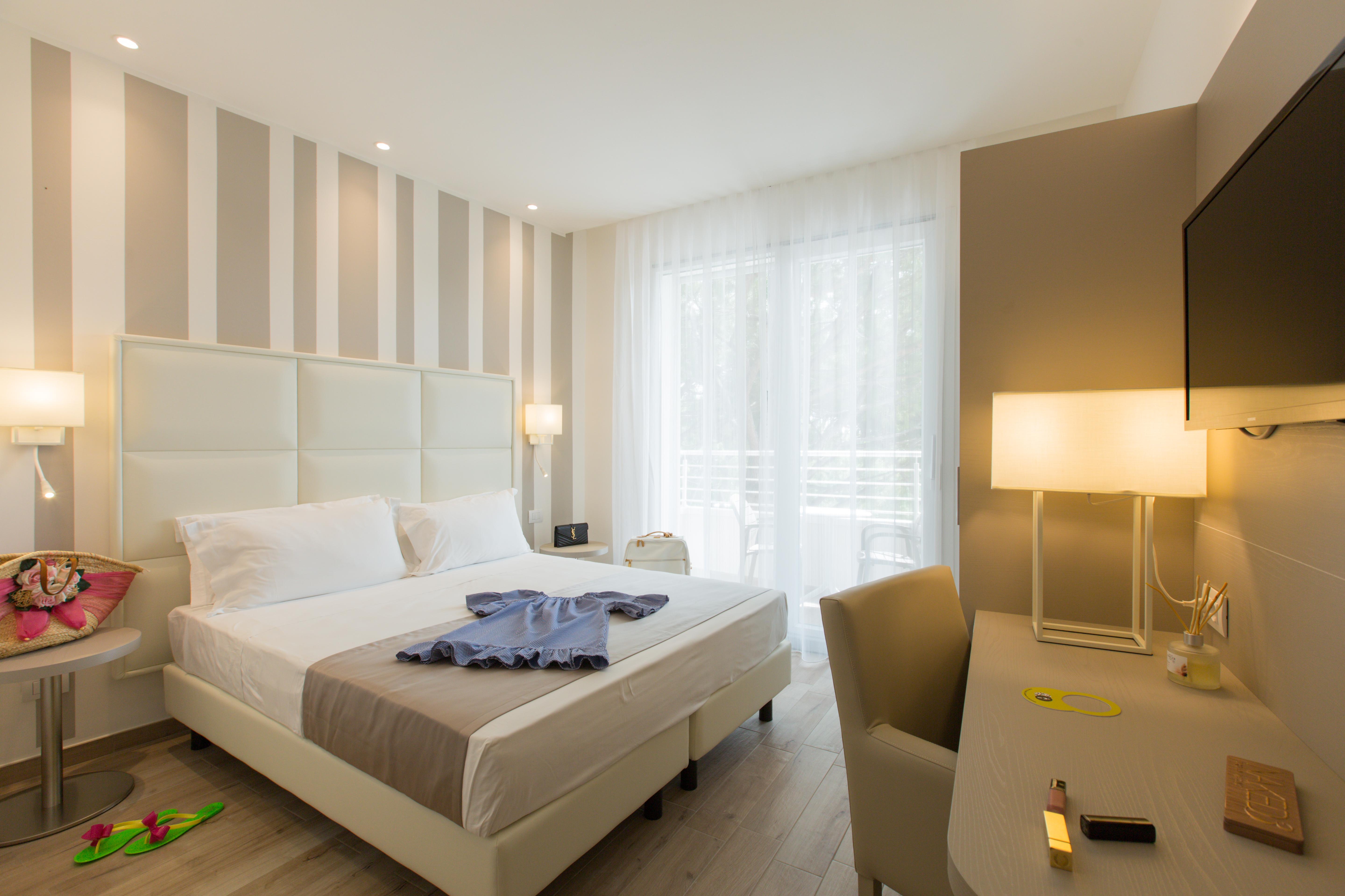 Hotel Luxor Milano Marittima Exteriör bild