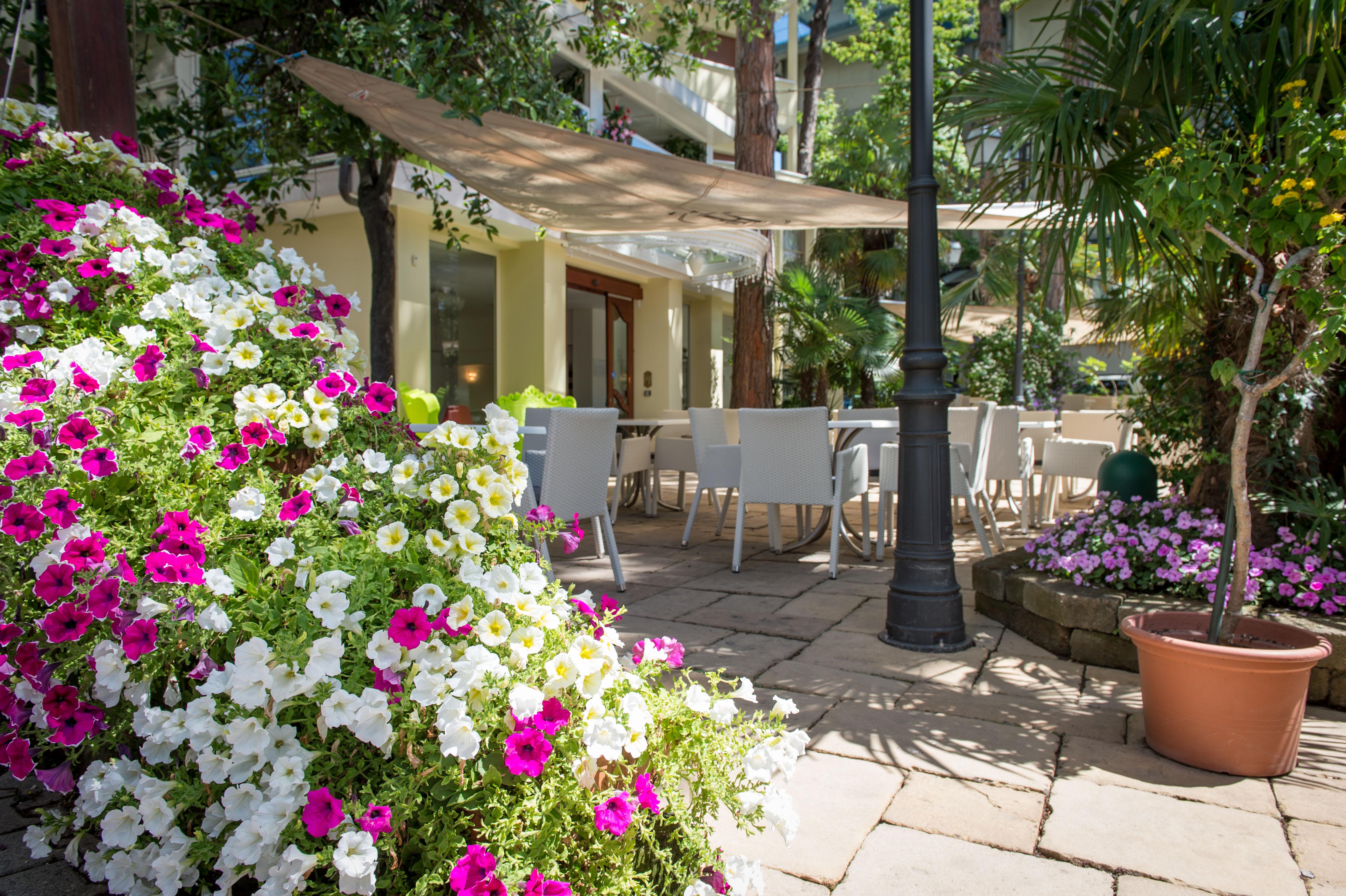 Hotel Luxor Milano Marittima Exteriör bild