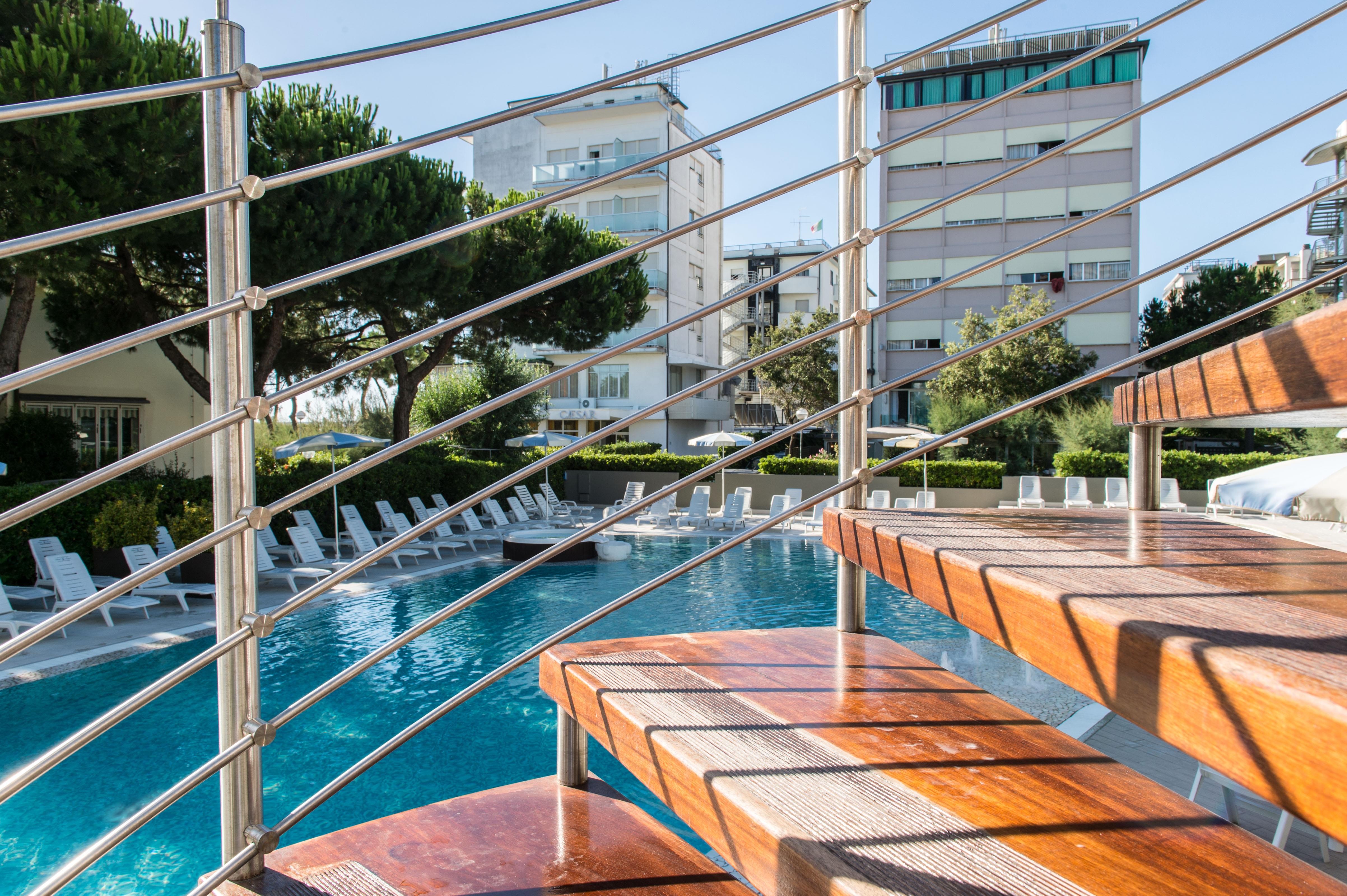 Hotel Luxor Milano Marittima Exteriör bild