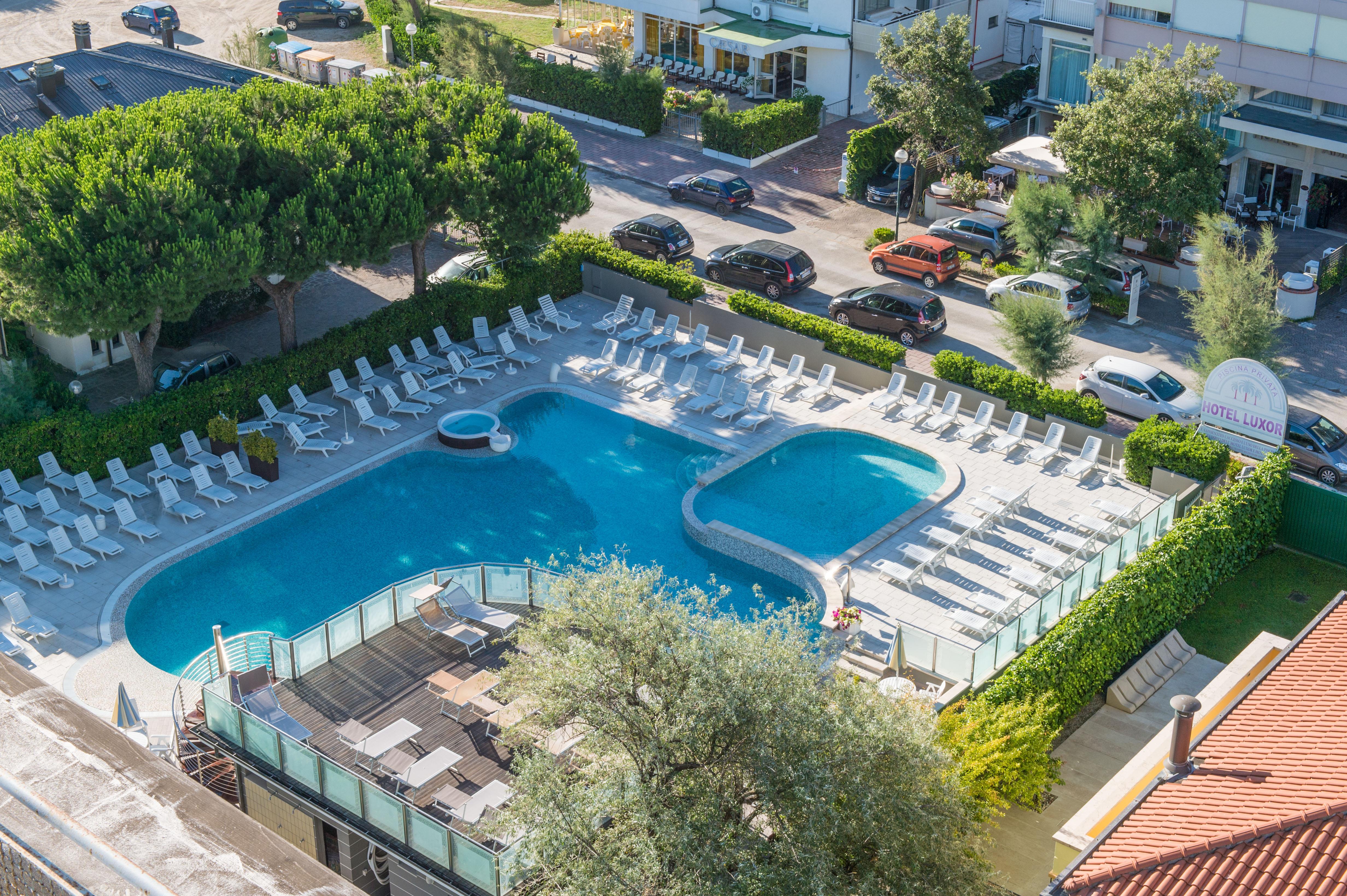 Hotel Luxor Milano Marittima Exteriör bild