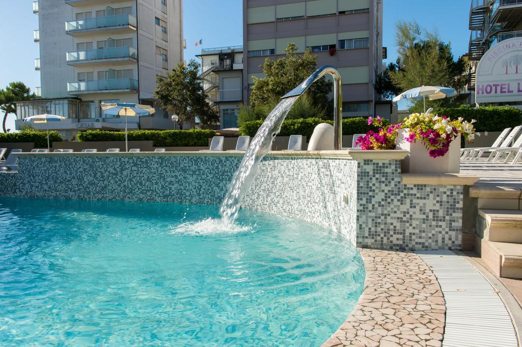 Hotel Luxor Milano Marittima Exteriör bild