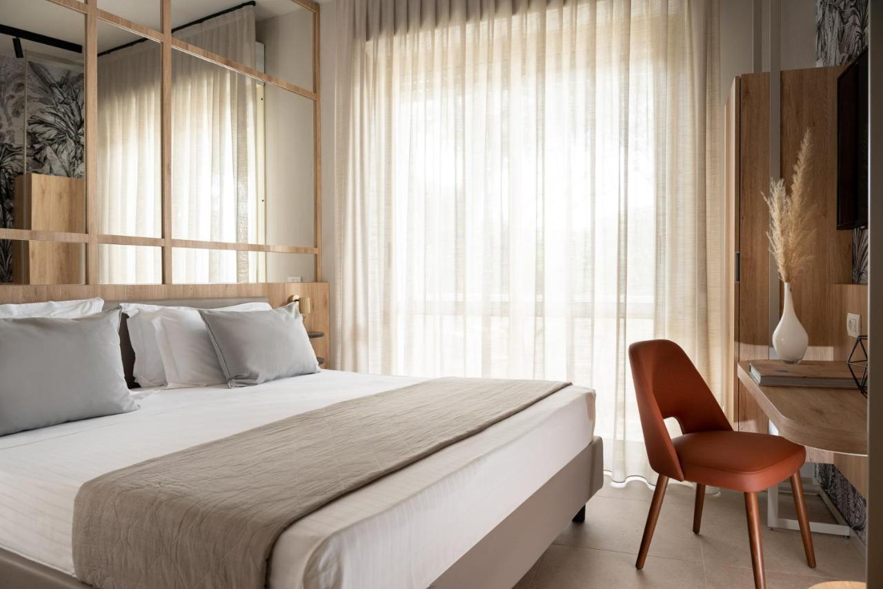 Hotel Luxor Milano Marittima Exteriör bild