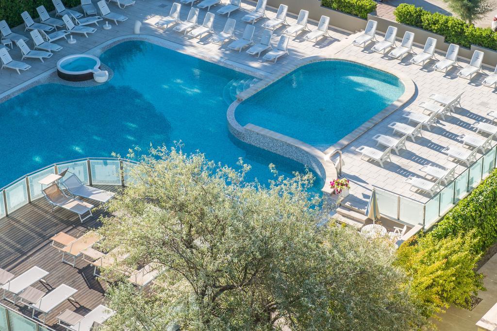 Hotel Luxor Milano Marittima Exteriör bild