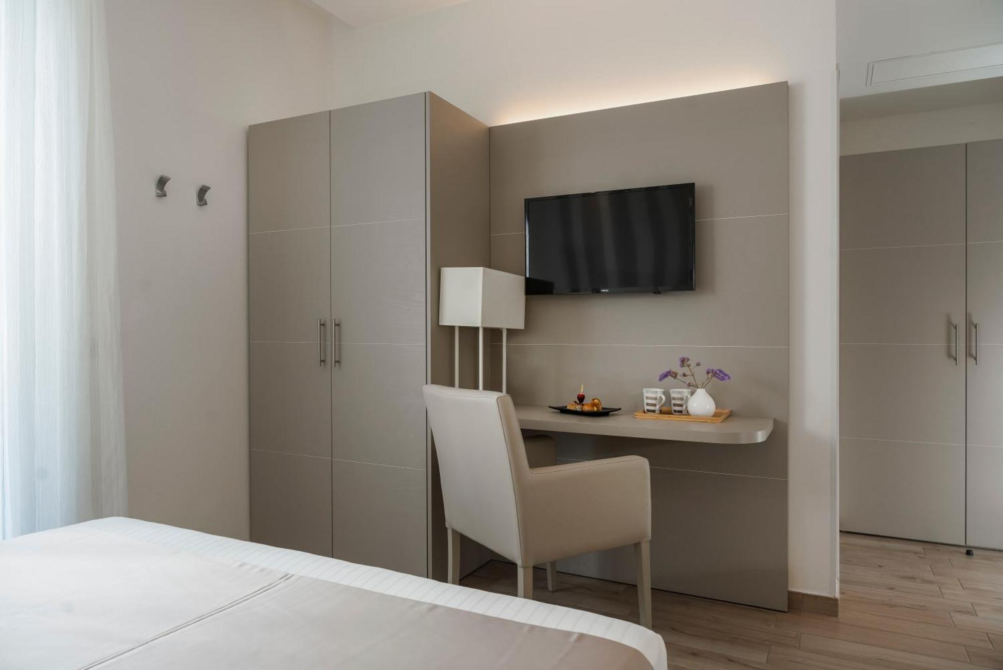 Hotel Luxor Milano Marittima Exteriör bild