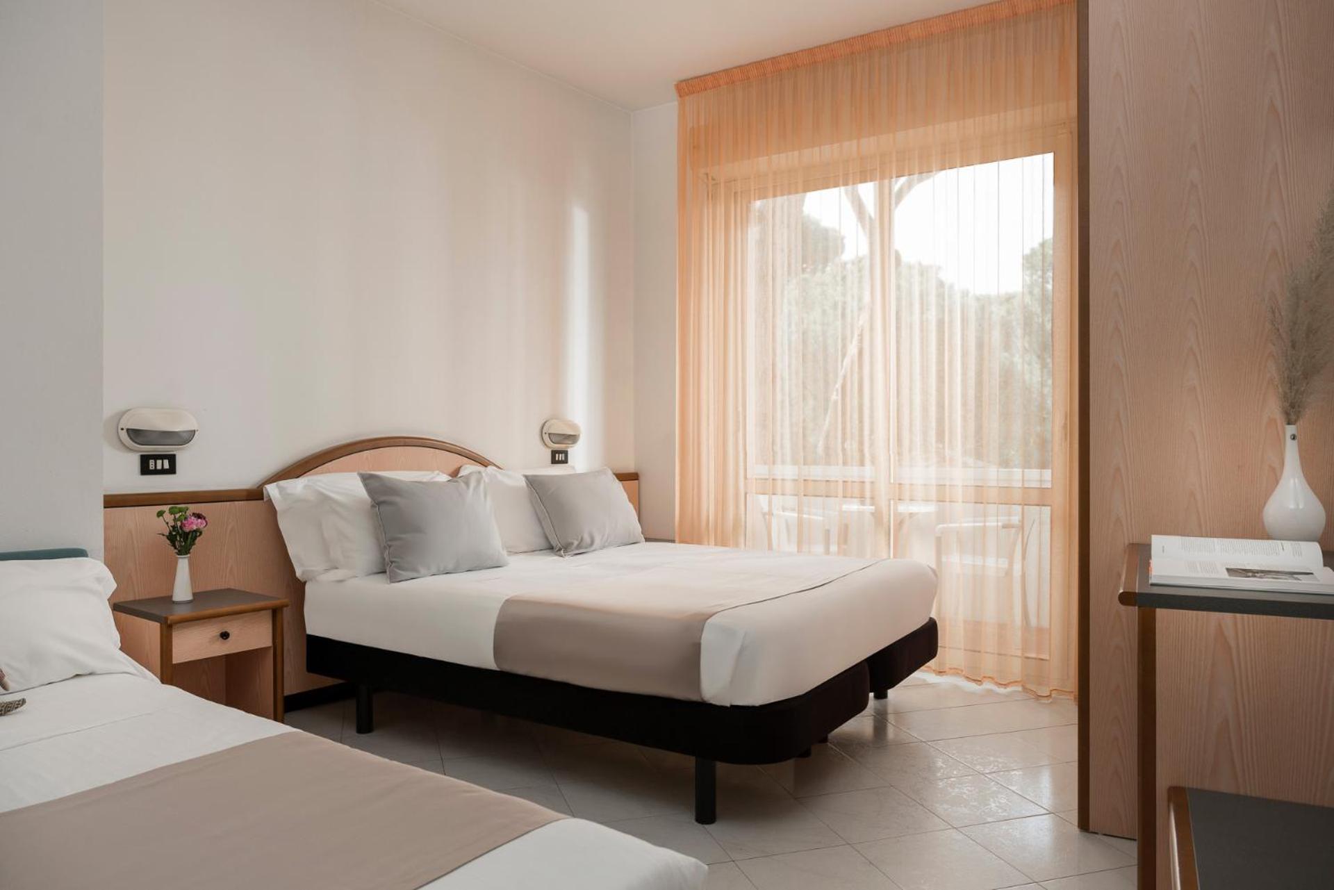 Hotel Luxor Milano Marittima Exteriör bild