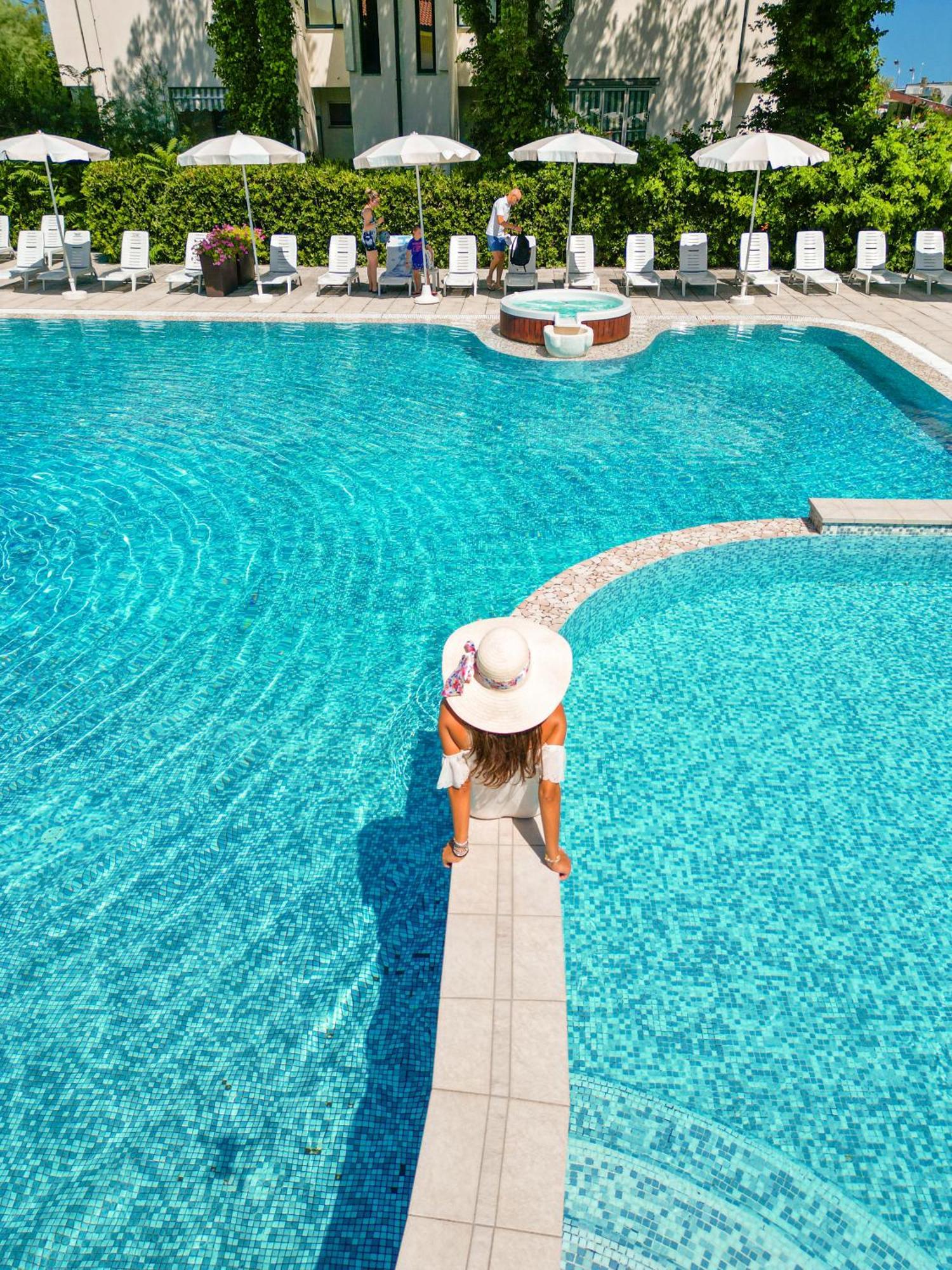Hotel Luxor Milano Marittima Exteriör bild